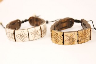 Pulsera Cuadrada de Hueso...