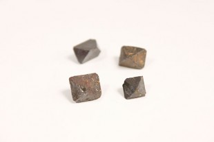 Magnetita Bruto (Cristal...