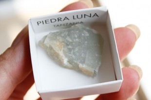 Piedra Luna Caja 4x4 cm