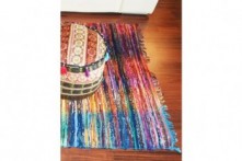 Alfombra rectangular de trapo con flecos grande multicolor 180x105 cm.