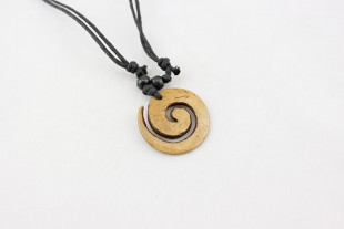 Collar Hueso Marrón Espiral...