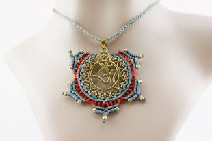 Collar Macramé OM Artesano
