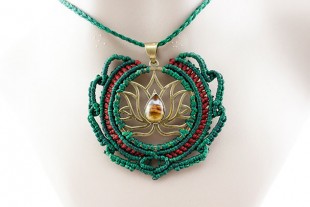 Collar Macramé Flor de Loto...